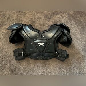 Xenith Flyte Youth Football Shoulder Pads